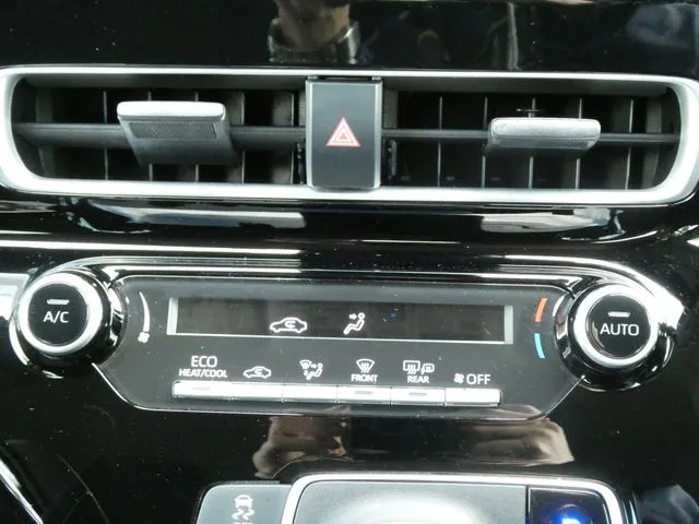 アクア（トヨタ）の車両写真