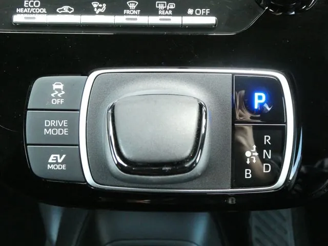 アクア（トヨタ）の車両写真