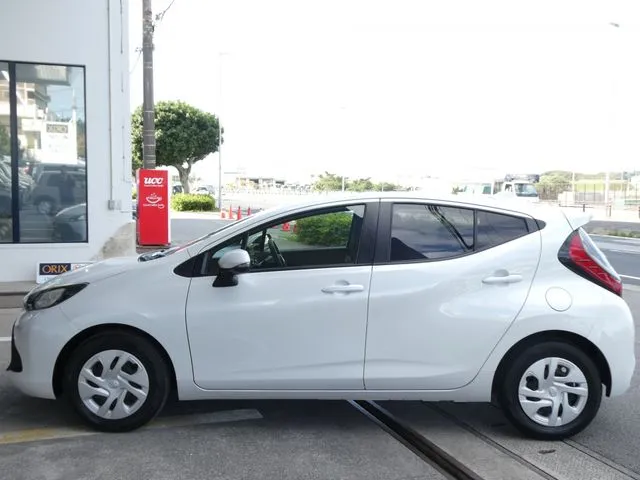 アクア（トヨタ）の車両写真