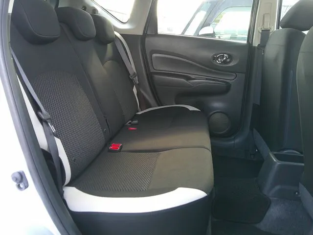 ノート 4WD(ニッサン)の車両写真