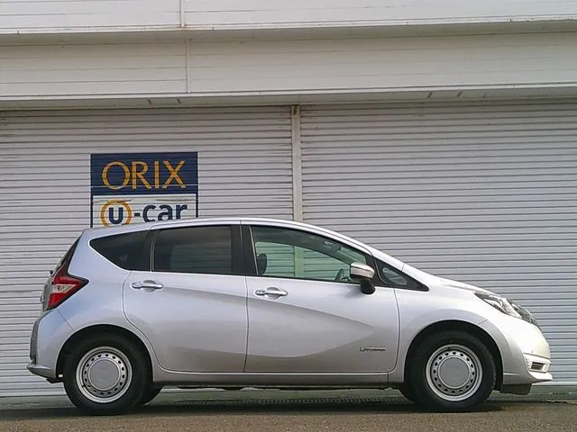 ノート 4WD(ニッサン)の車両写真