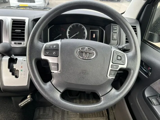 ハイエースワゴン（トヨタ）の車両写真