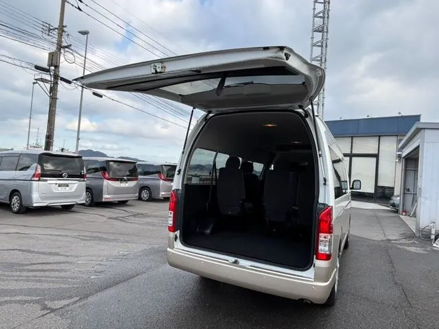 ハイエースワゴン（トヨタ）の車両写真