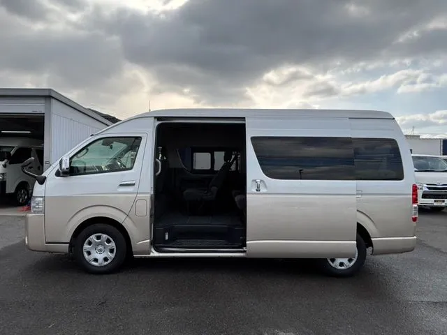 ハイエースワゴン（トヨタ）の車両写真