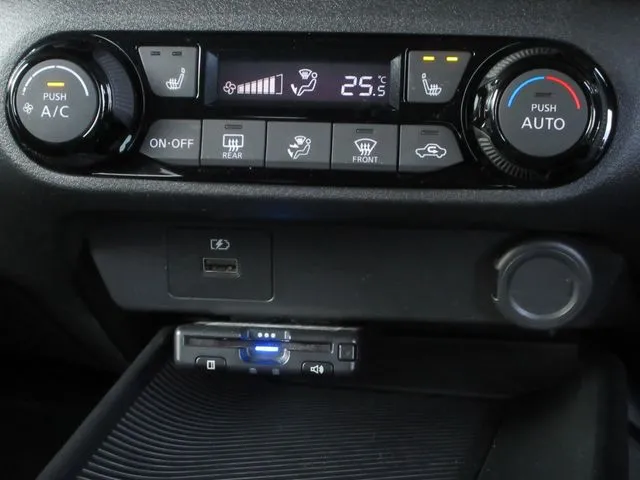 ニッサン　ノート