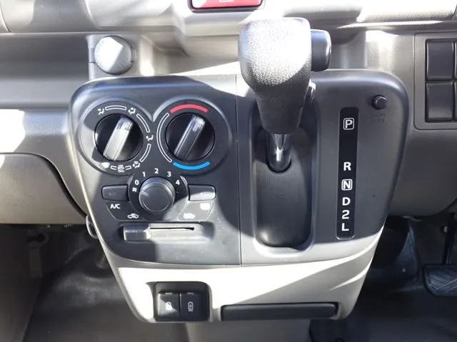 ニッサン　ＮＶ１００クリッパー