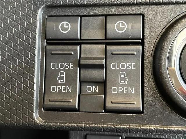 タント　カスタム（ダイハツ）の車両写真