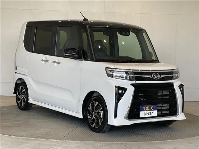 タント　カスタム（ダイハツ）の車両写真