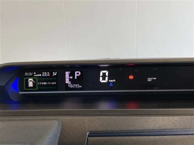 タント　カスタム（ダイハツ）の車両写真