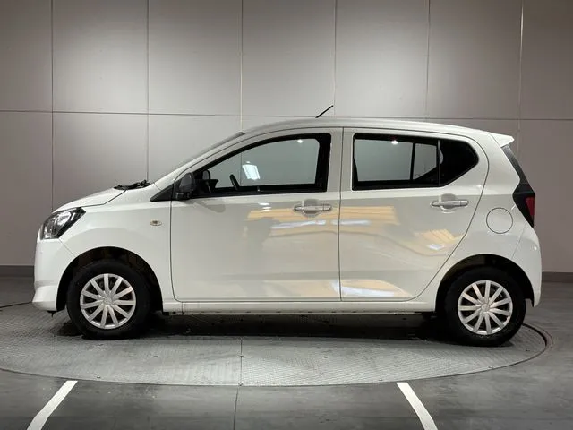 ミラ イース 4WD(ダイハツ)の車両写真