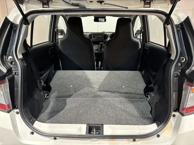 ミラ イース 4WD(ダイハツ)の車両写真