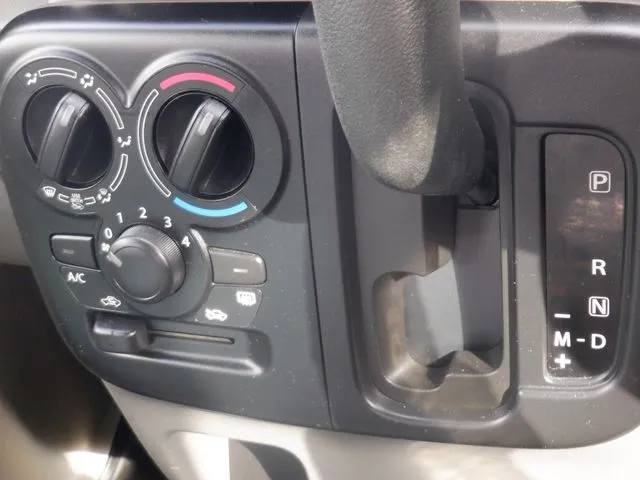 エブリイバン（スズキ）の車両写真