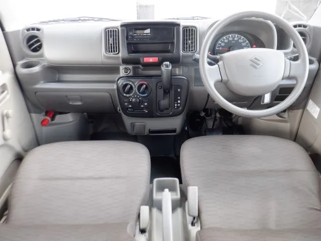 エブリイバン（スズキ）の車両写真