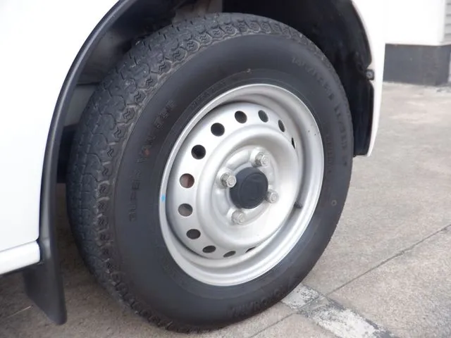 エブリイバン（スズキ）の車両写真