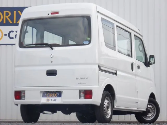 エブリイバン（スズキ）の車両写真
