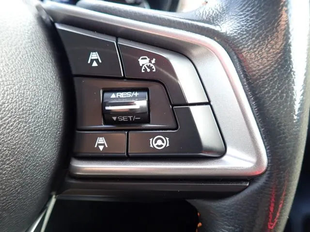 ＳＵＢＡＲＵ　ＸＶ（スバル）の車両写真