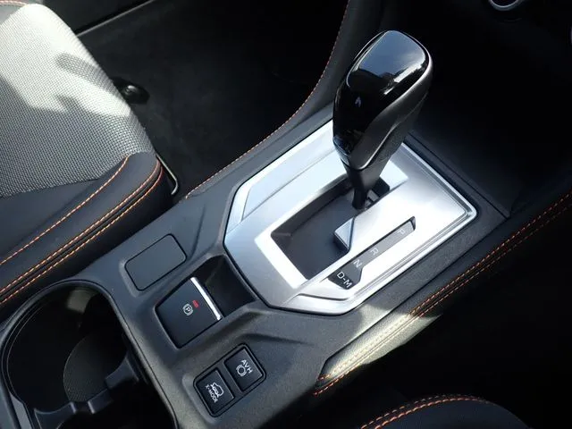 ＳＵＢＡＲＵ　ＸＶ（スバル）の車両写真