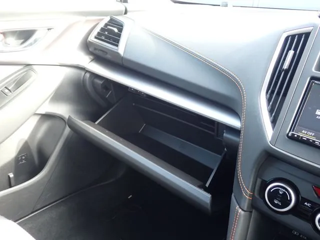 ＳＵＢＡＲＵ　ＸＶ（スバル）の車両写真