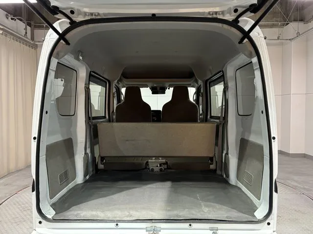 スズキ　エブリイバン　４ＷＤ