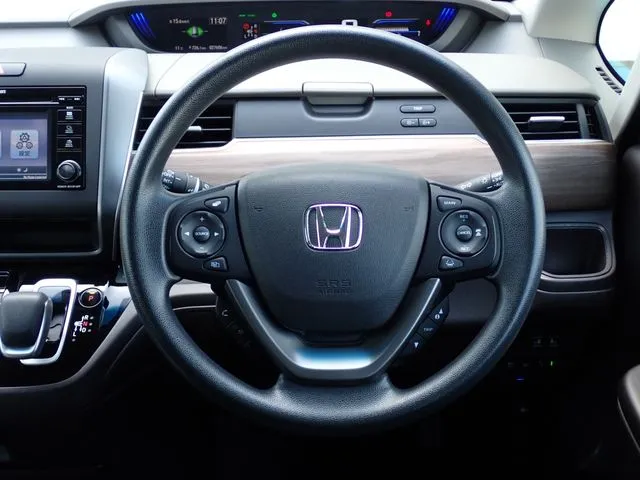 フリードプラス　ハイブリッド（ホンダ）の車両写真