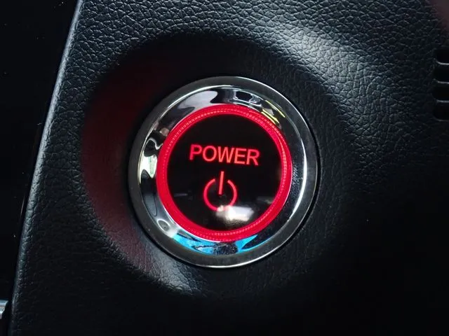 シャトル　ハイブリッド（ホンダ）の車両写真