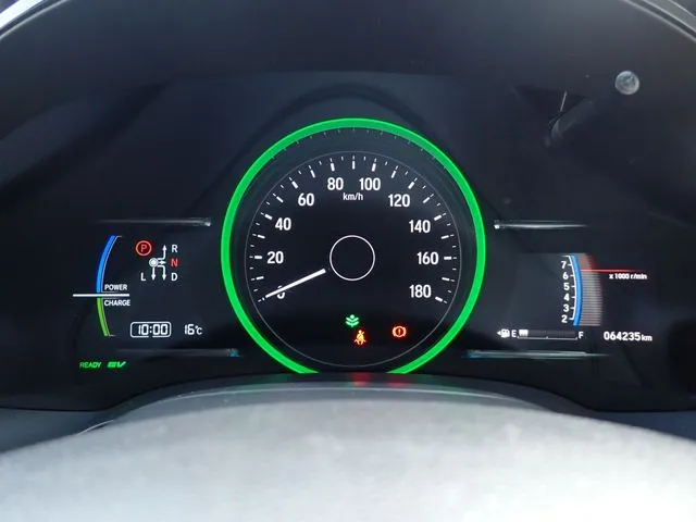 シャトル　ハイブリッド（ホンダ）の車両写真