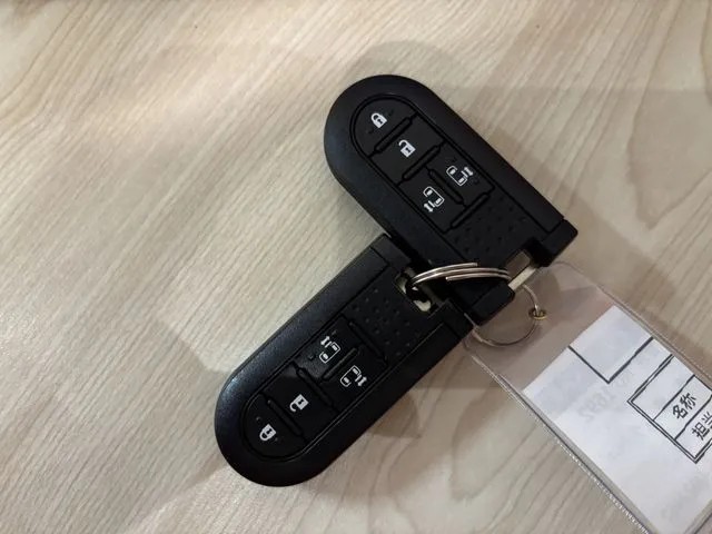 ムーヴ　キャンバス　４ＷＤ（ダイハツ）の車両写真