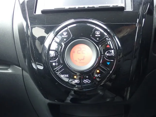 ニッサン　ノート