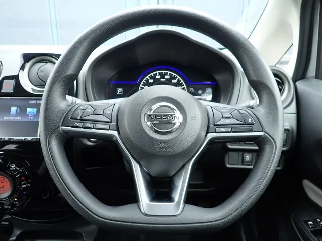 ニッサン　ノート