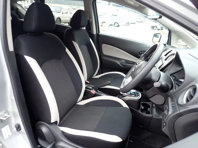 ニッサン　ノート