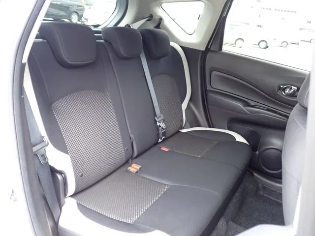 ニッサン　ノート