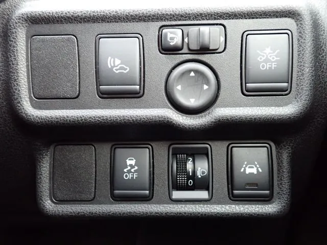 ニッサン　ノート