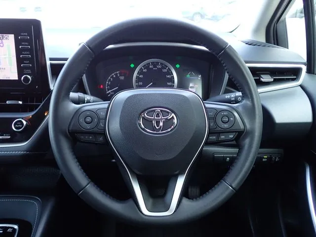 カローラ　セダン　ハイブリッド（トヨタ）の車両写真