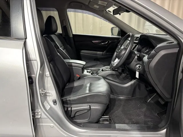 エクストレイル 4WD(ニッサン)の車両写真