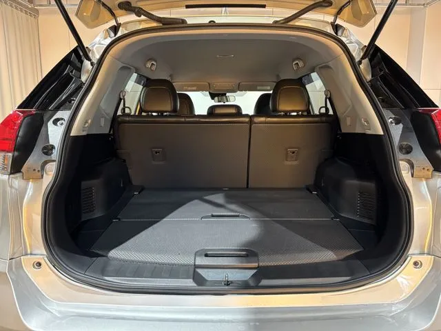 エクストレイル 4WD(ニッサン)の車両写真