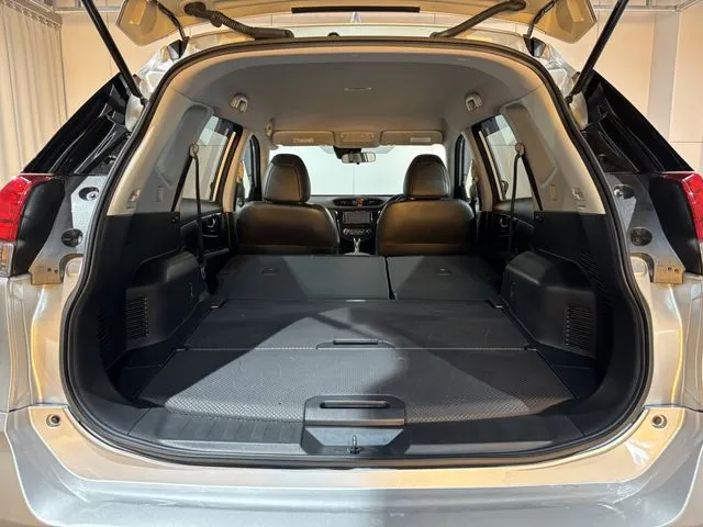 エクストレイル 4WD(ニッサン)の車両写真