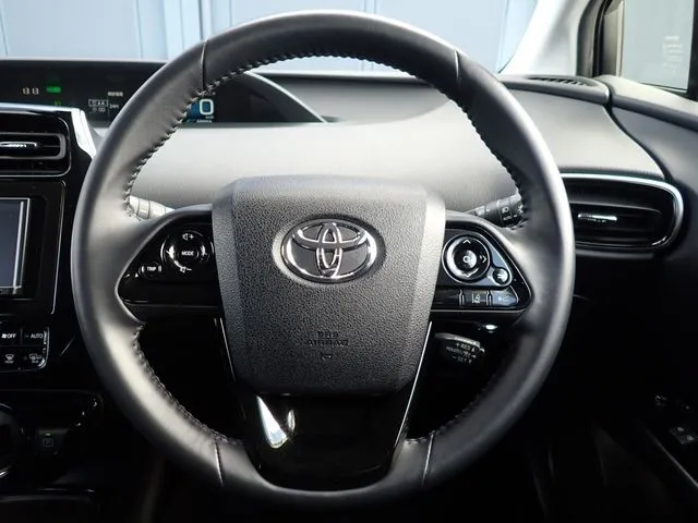 プリウス(トヨタ)の車両写真