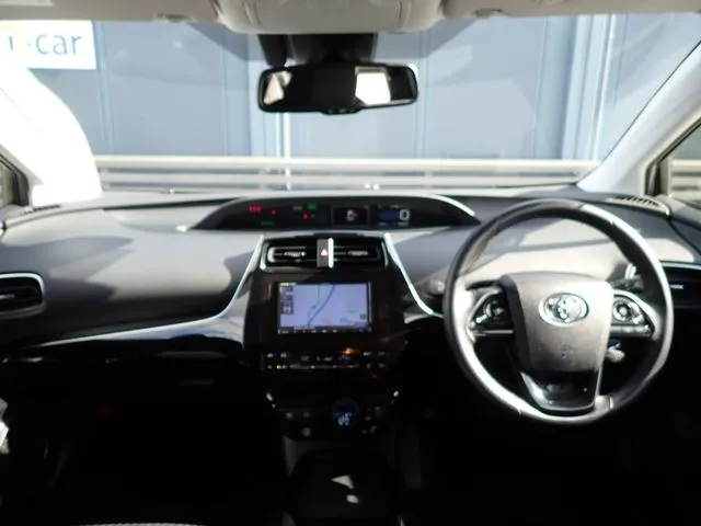 プリウス(トヨタ)の車両写真