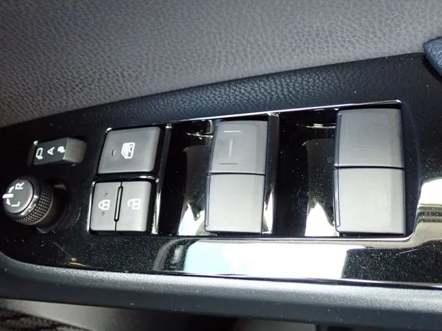 プリウス(トヨタ)の車両写真