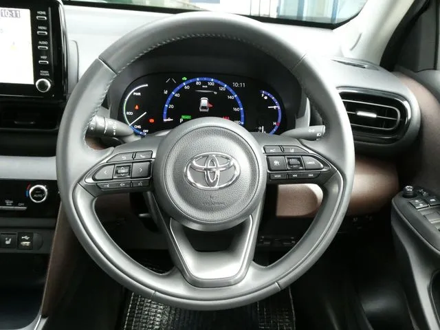 ヤリスクロス　ハイブリッド（トヨタ）の車両写真