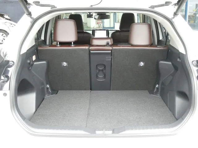 ヤリスクロス　ハイブリッド（トヨタ）の車両写真