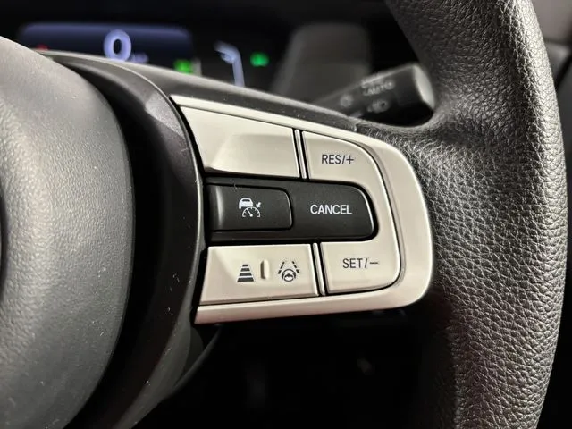 ホンダ　フィット　ｅ：ＨＥＶ　４ＷＤ