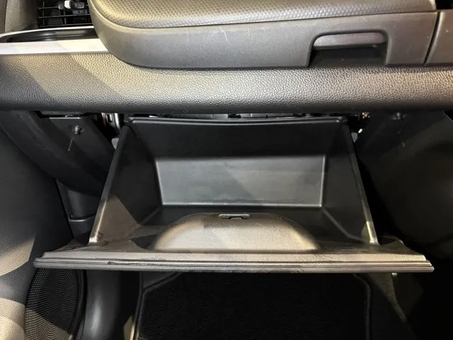 ホンダ　フィット　ｅ：ＨＥＶ　４ＷＤ