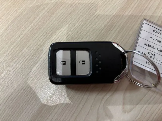 ホンダ　フィット　ｅ：ＨＥＶ　４ＷＤ