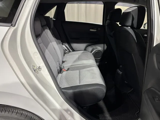 ホンダ　フィット　ｅ：ＨＥＶ　４ＷＤ