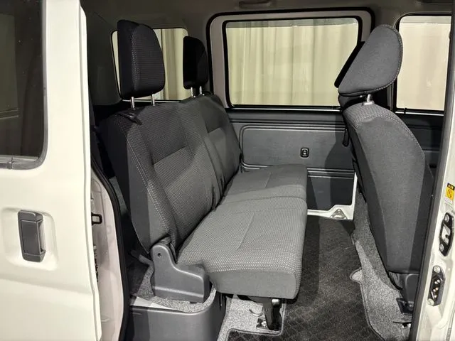 ダイハツ　ハイゼットカーゴ　４ＷＤ