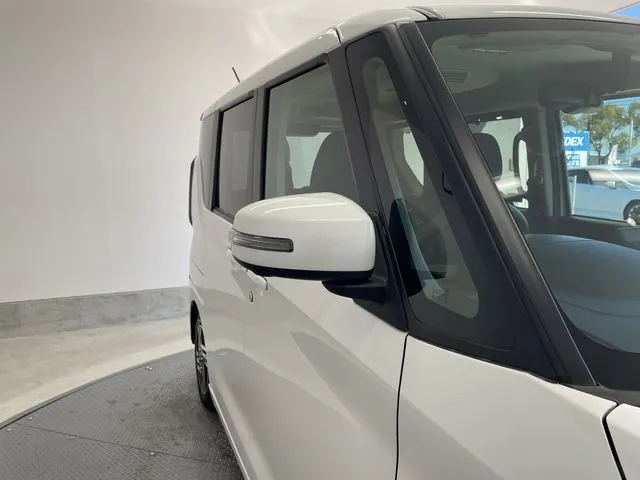 ルークス(ニッサン)の車両写真