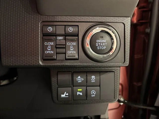 タント カスタム(ダイハツ)の車両写真