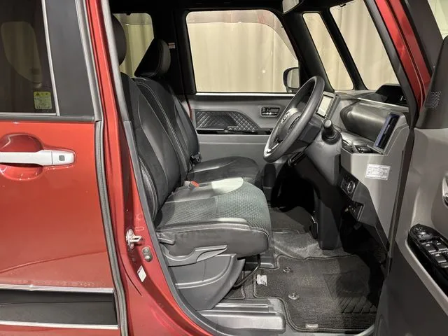 タント カスタム(ダイハツ)の車両写真