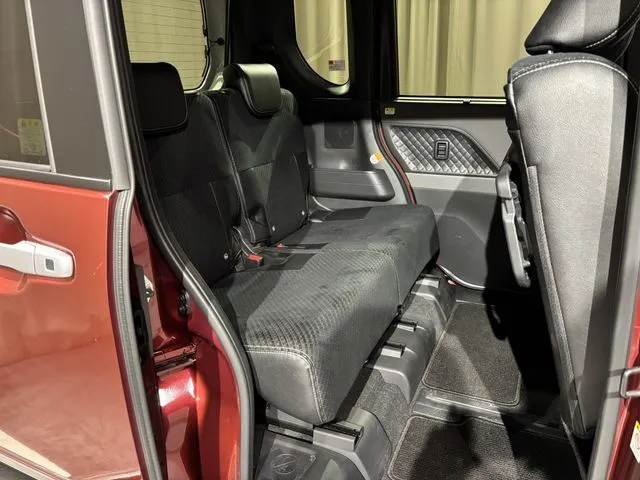 タント カスタム(ダイハツ)の車両写真